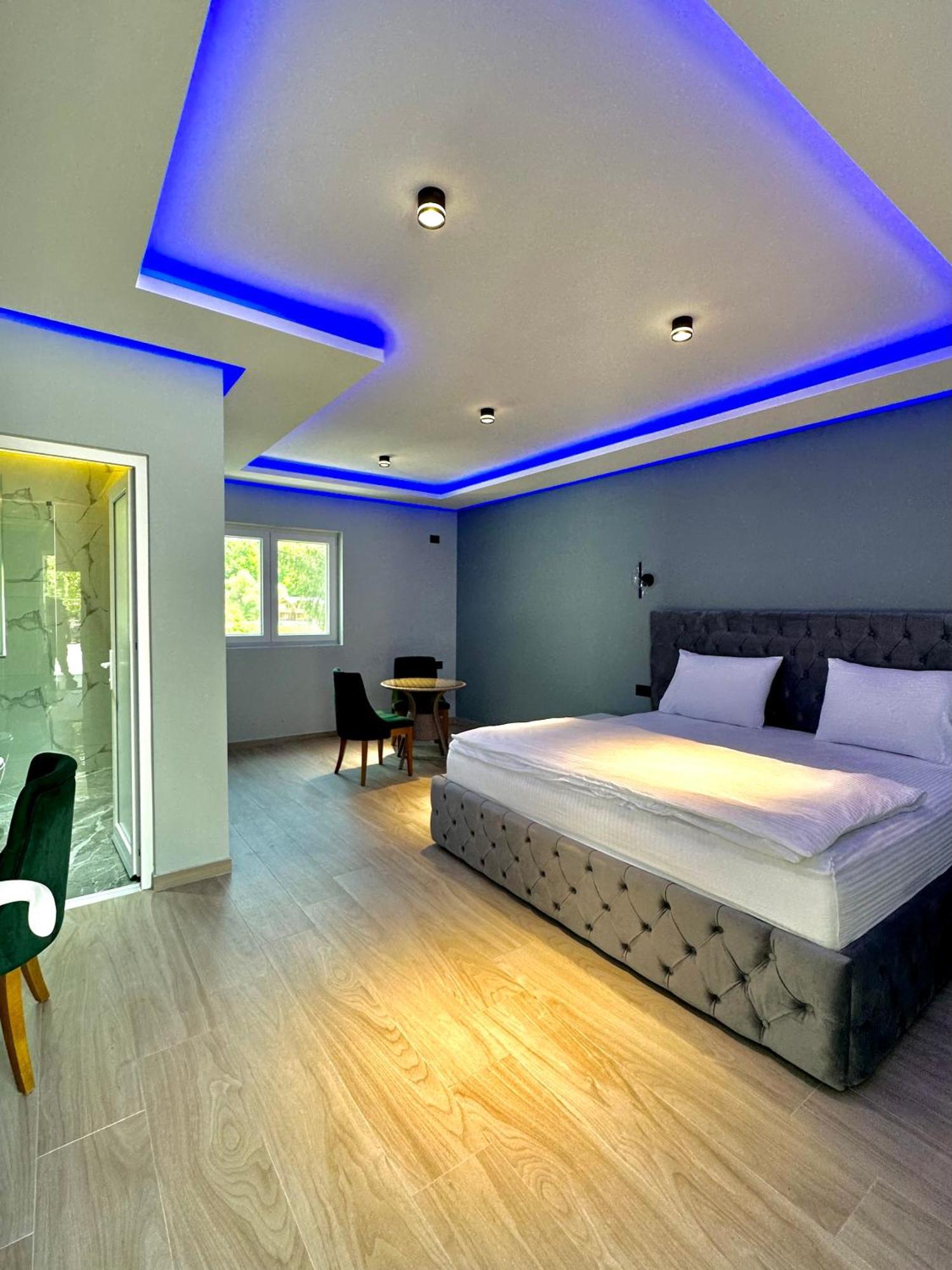 Breezy Hotel Valbone Bilik gambar