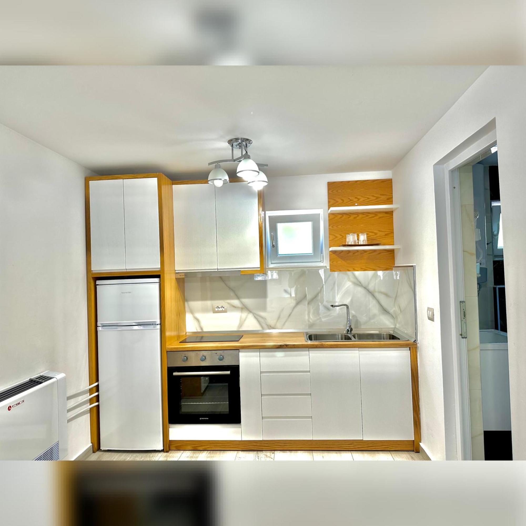Breezy Hotel Valbone Bilik gambar